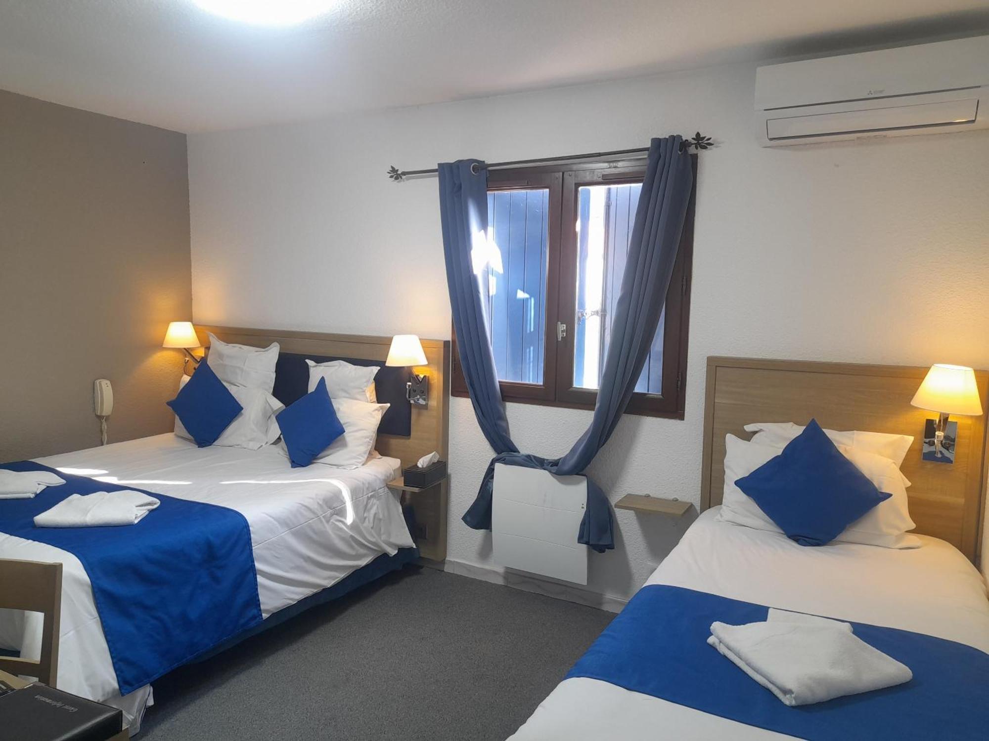 Hôtel Les Alizés Puget-Théniers Habitación foto