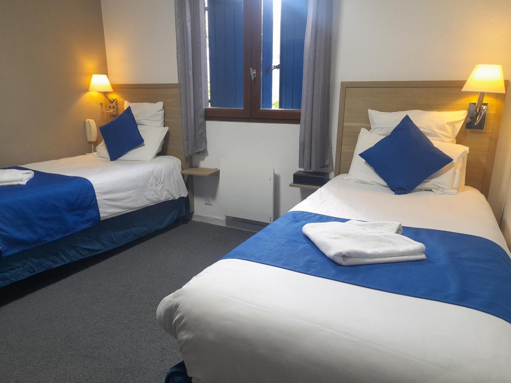Hôtel Les Alizés Puget-Théniers Habitación foto