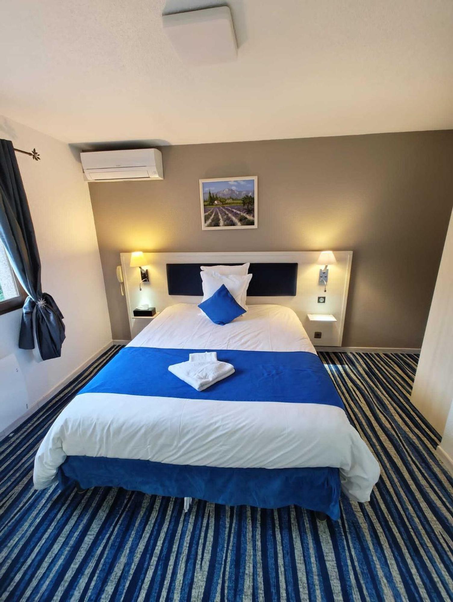 Hôtel Les Alizés Puget-Théniers Habitación foto