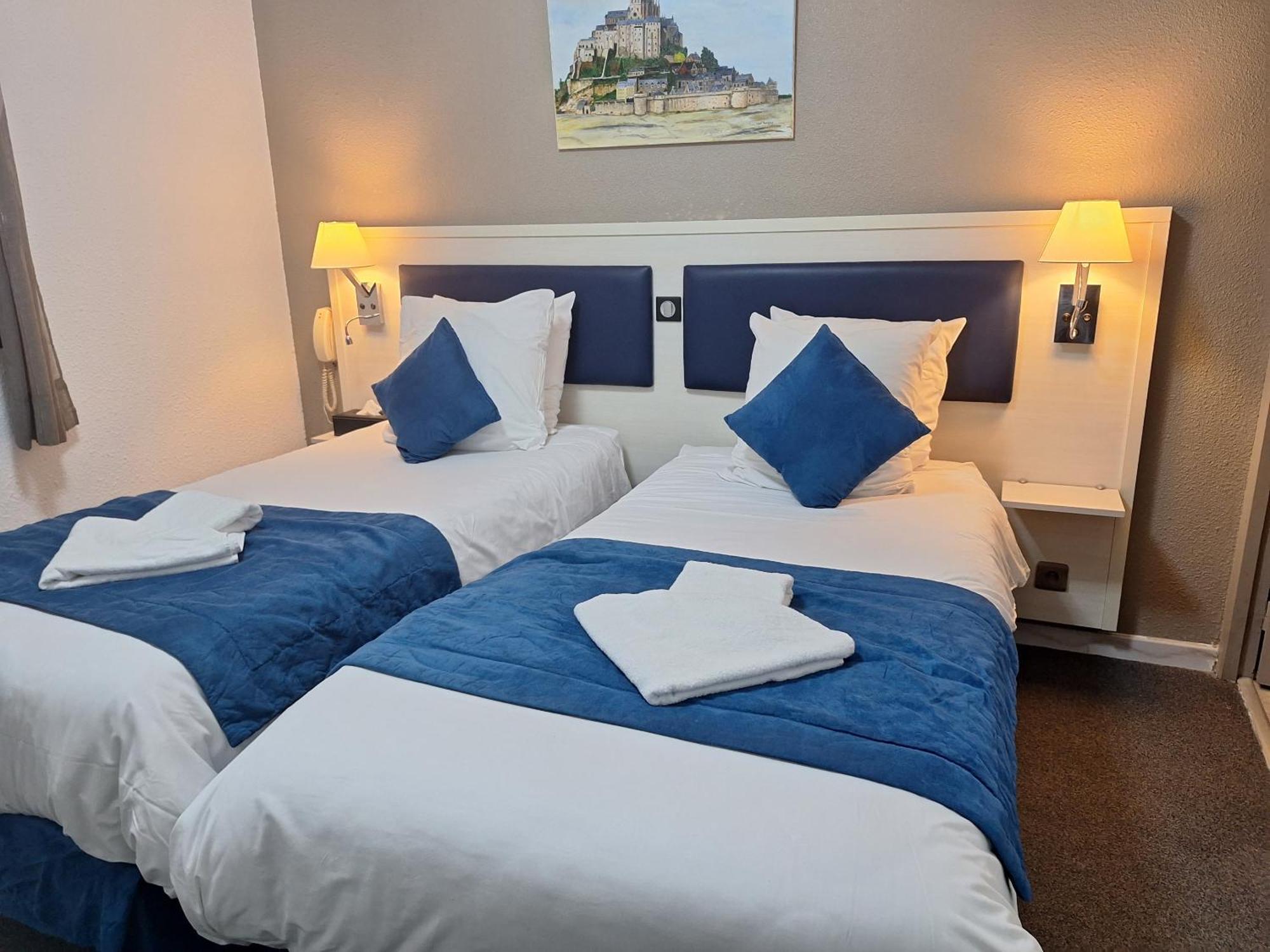 Hôtel Les Alizés Puget-Théniers Habitación foto